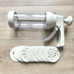 The Pampered Chef Cookie Press With Design Discs Baking
